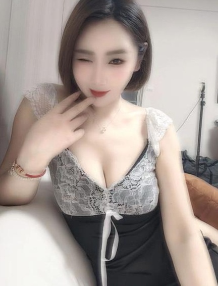 海珠性感可爱的乐莹