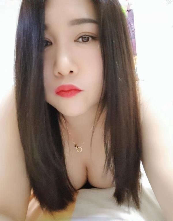 妩媚迷人的妹子