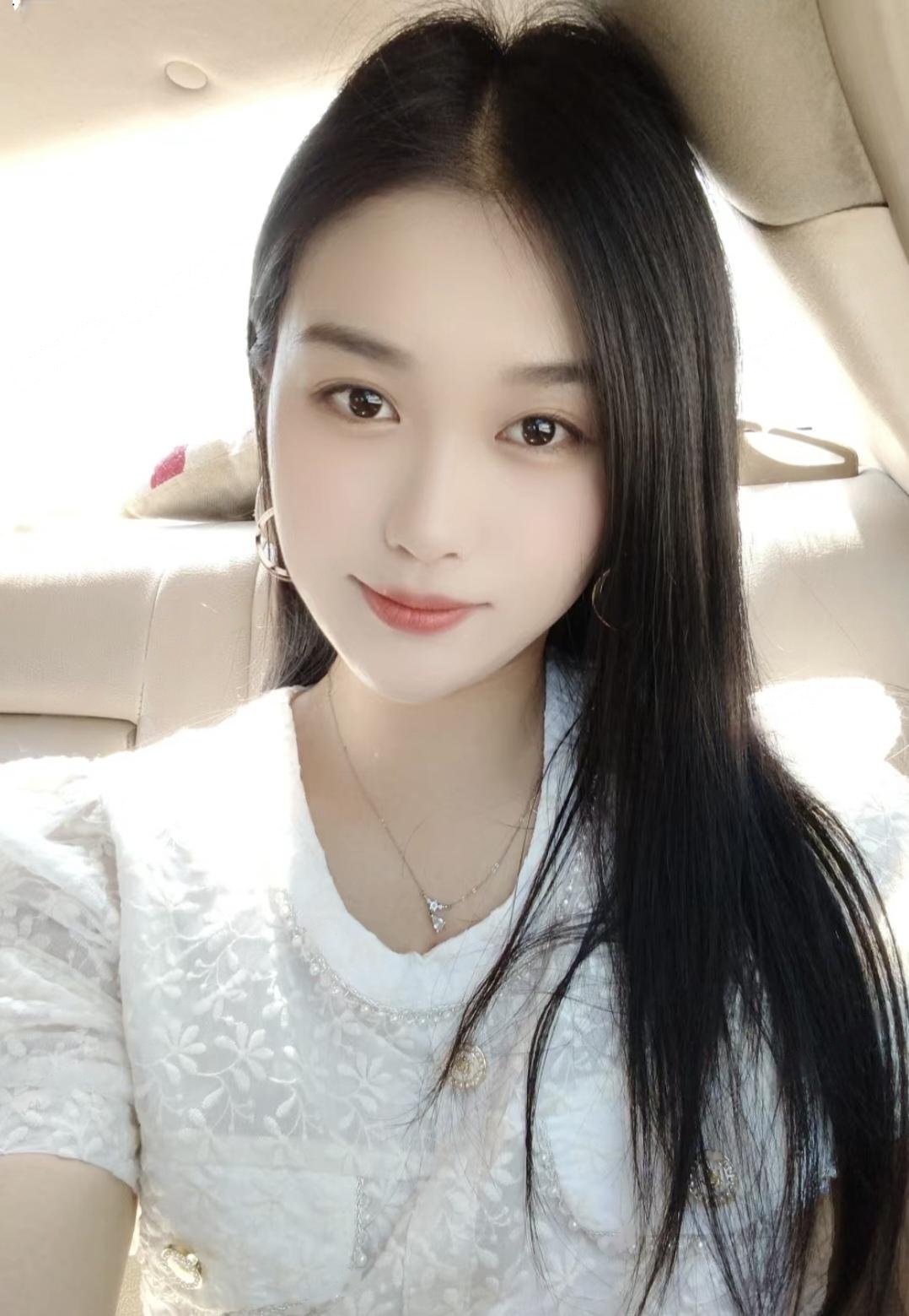 龙儿足交口爆过足了瘾
