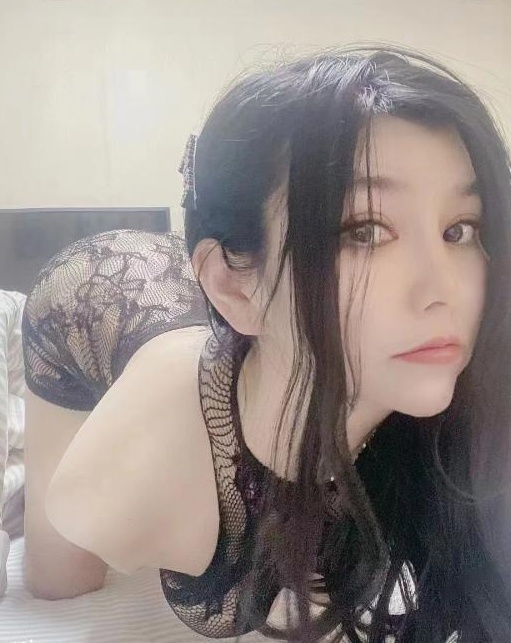 黑丝上位黑寡妇