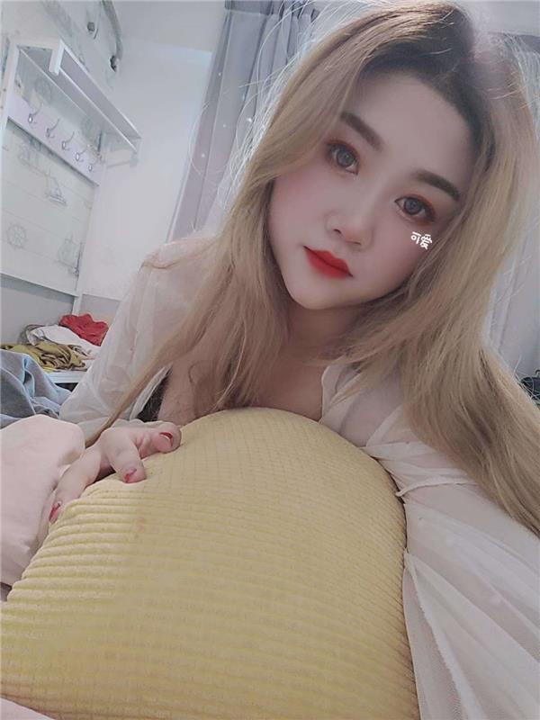 江岸巨乳菲菲