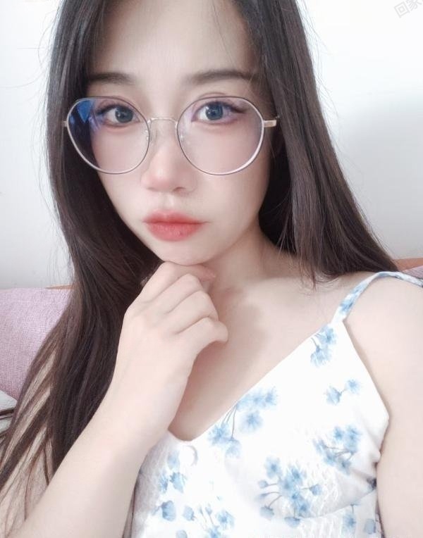 斜塘眼镜反差骚货