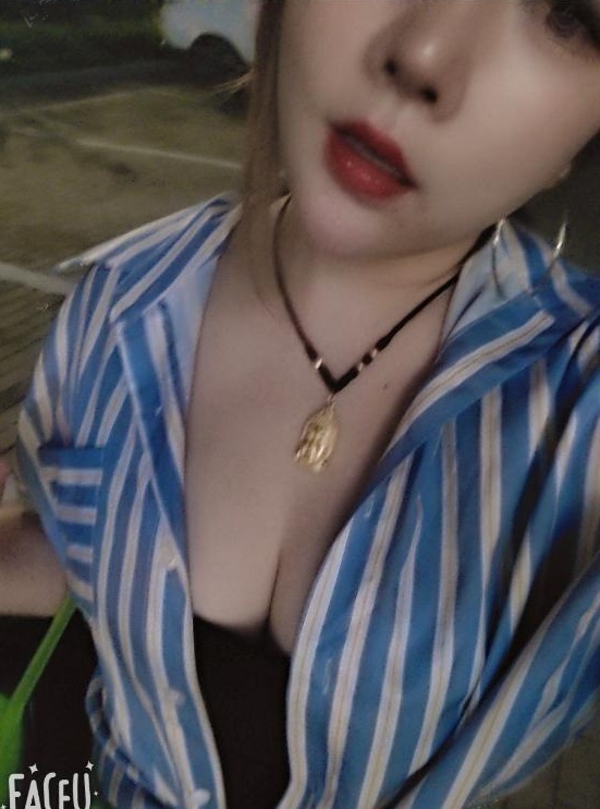 丰乳肥臀妞妞