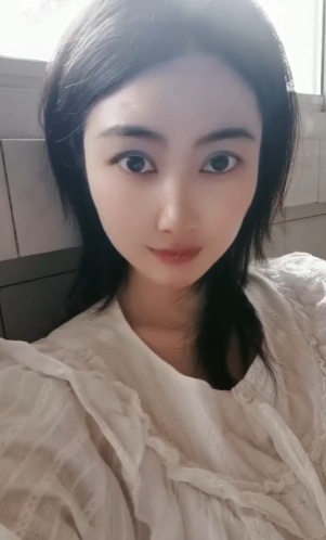 黄金腰比例云朵