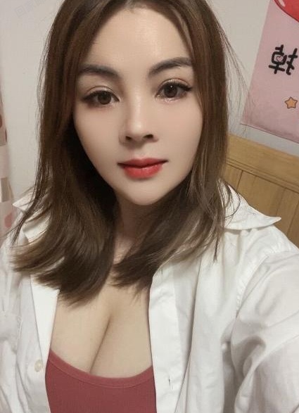 白云大奶美女