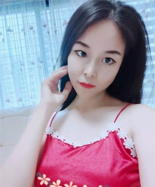 妖娆大胸美妇小艾