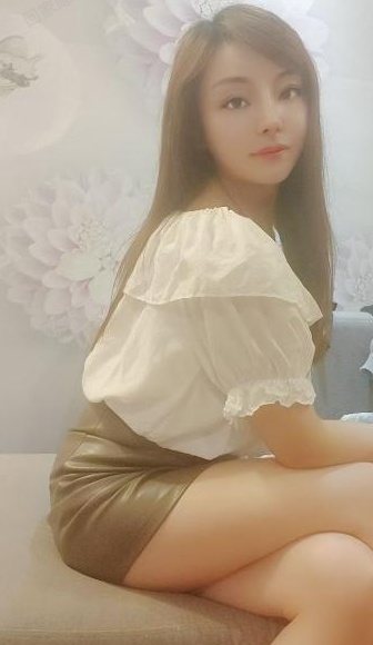黑丝颜值小姐姐