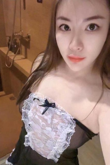 白云舌吻女神玲玲