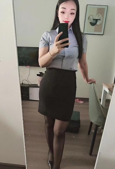 黑丝大长腿