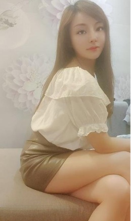 黑丝颜值小姐姐