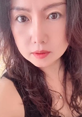 性感雪儿大胸美妇