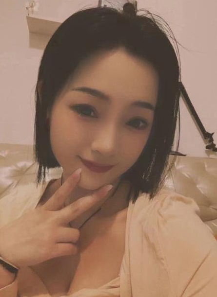 白嫩御姐