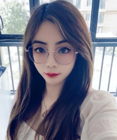 风骚反差眼镜妹