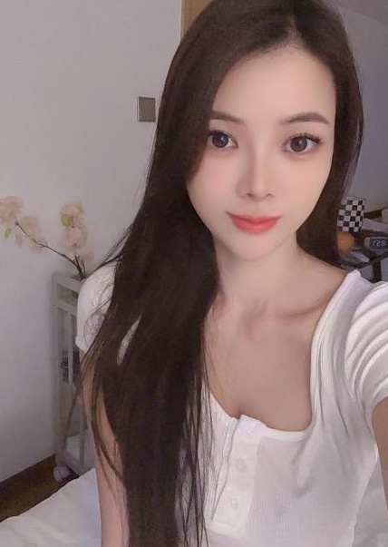 出击个清纯美女