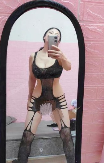 昌岗白虎老板娘