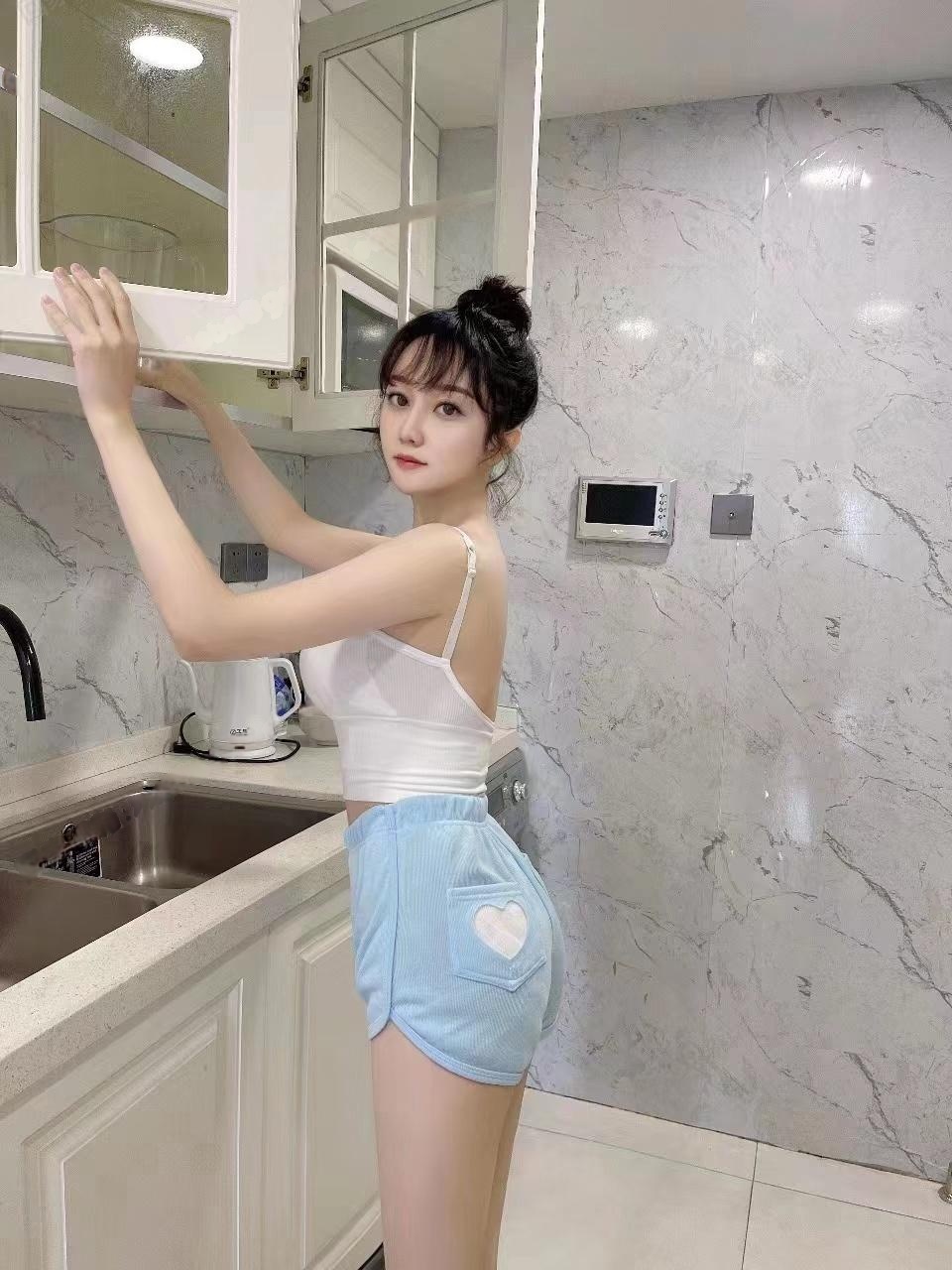 番禺丰满性感大长腿服务妹子