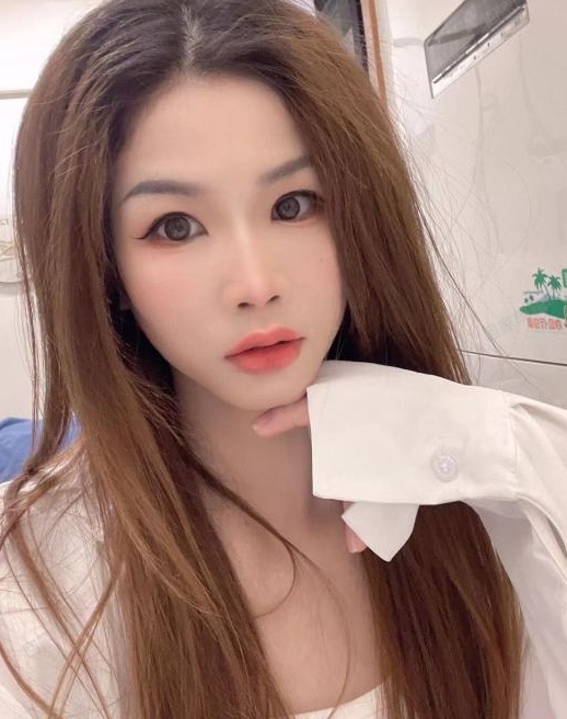舌吻小妹