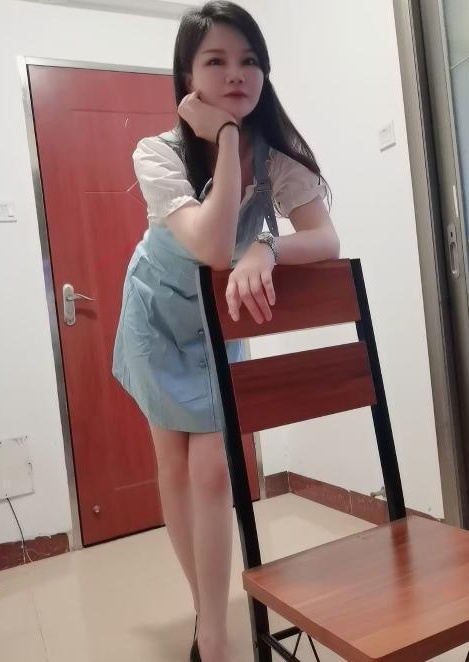 服务系肤白少妇彤彤