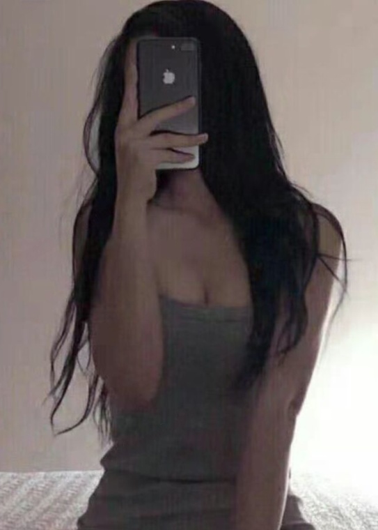 身材曼妙小芸儿