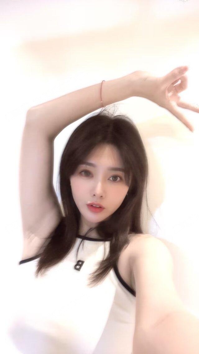喜盈门高个子美女