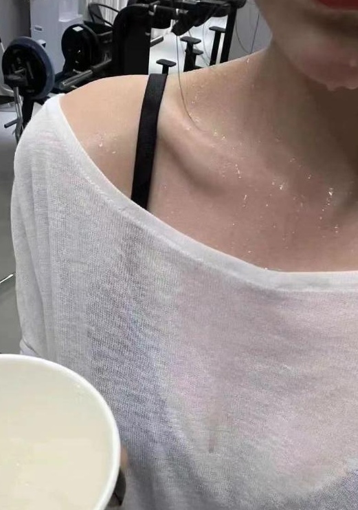 仁和路健身美女小叶子