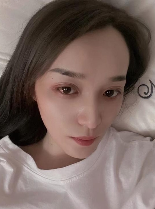 昆山素颜美女