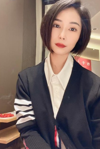 短发青青