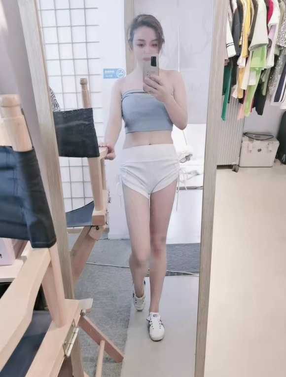 金沙小姐姐露露
