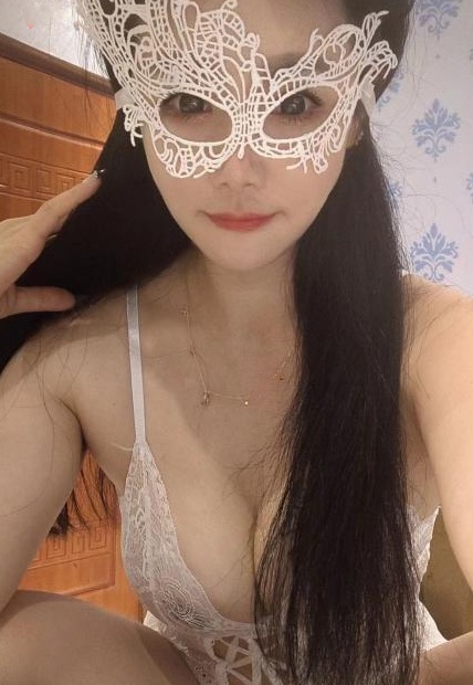 舌吻艳舞女神若一