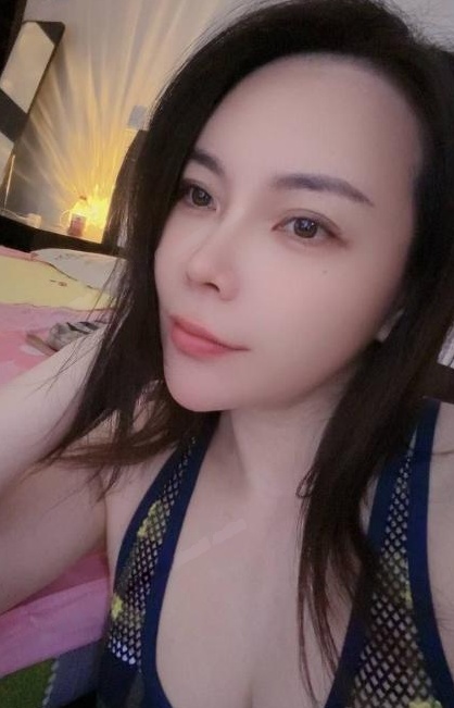 性感大奶少妇罗兰