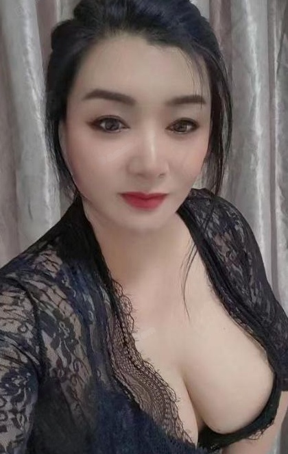 服务满意大屁股少妇