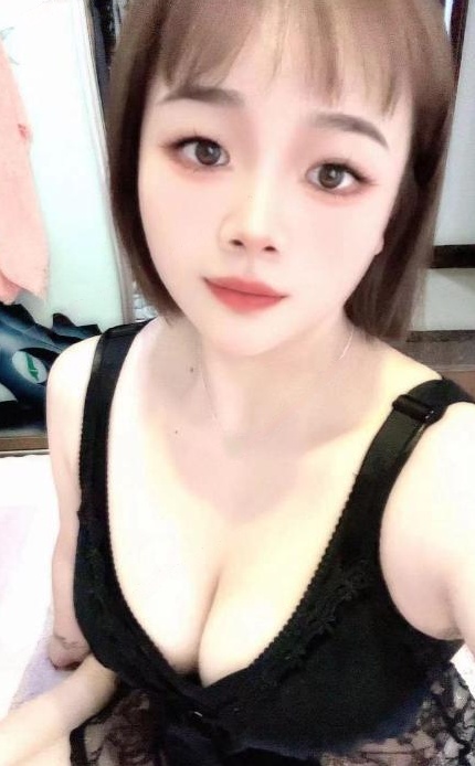 风骚大奶妹子