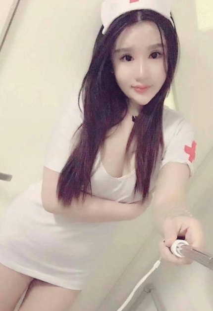 大胸中项个人笑笑