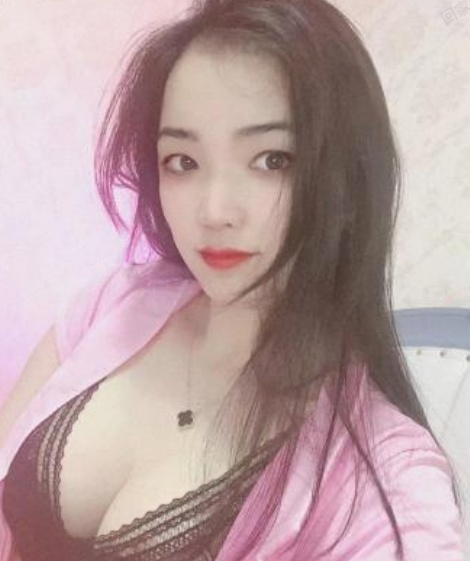 风骚恨天高妹子