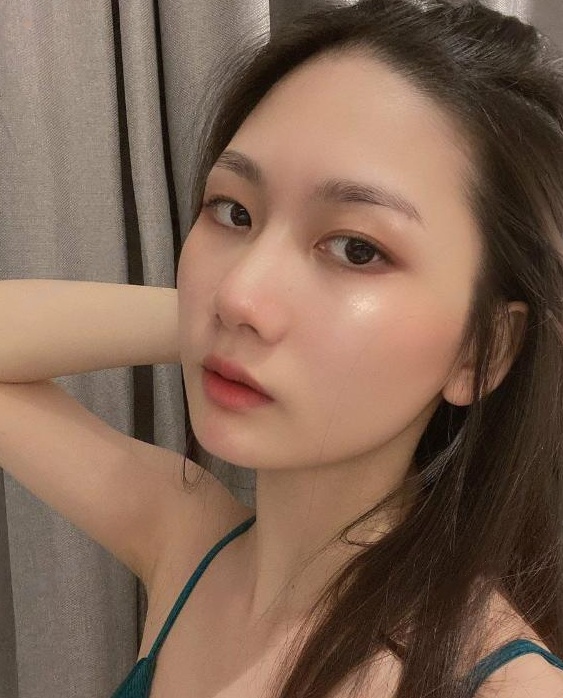 丰乳翘臀美人
