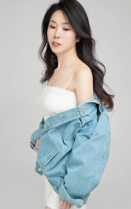 体验道具姐姐中发白