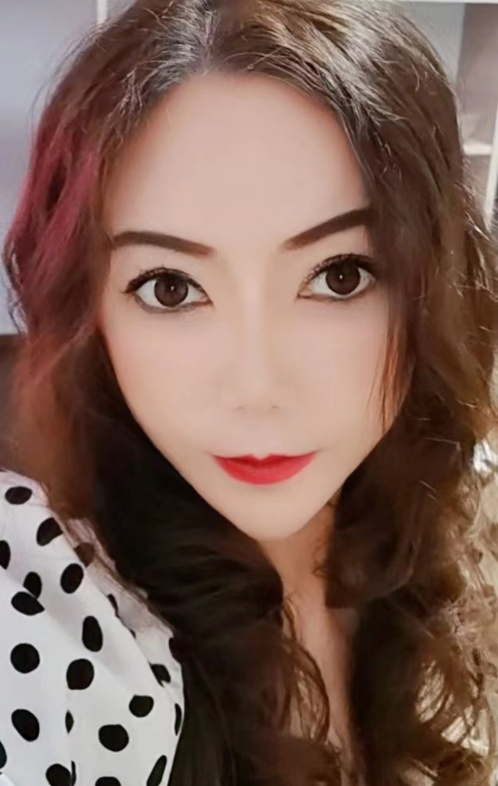 福田石厦长发姐姐