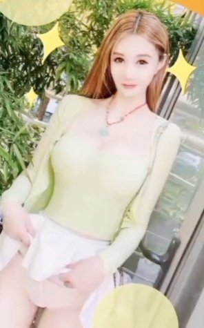 长腿肥臀巨乳车模