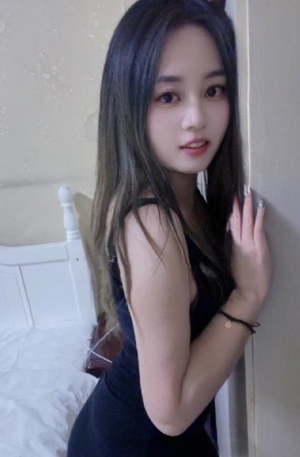 舌吻小骚妇