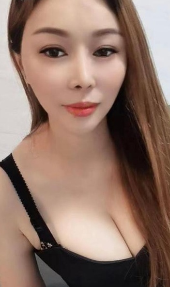 高挑身材的球球