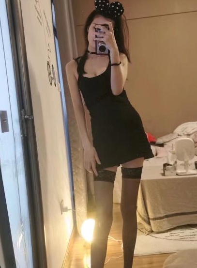 体验黑色美腿