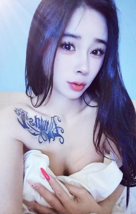 惠城魅惑舌吻靓女