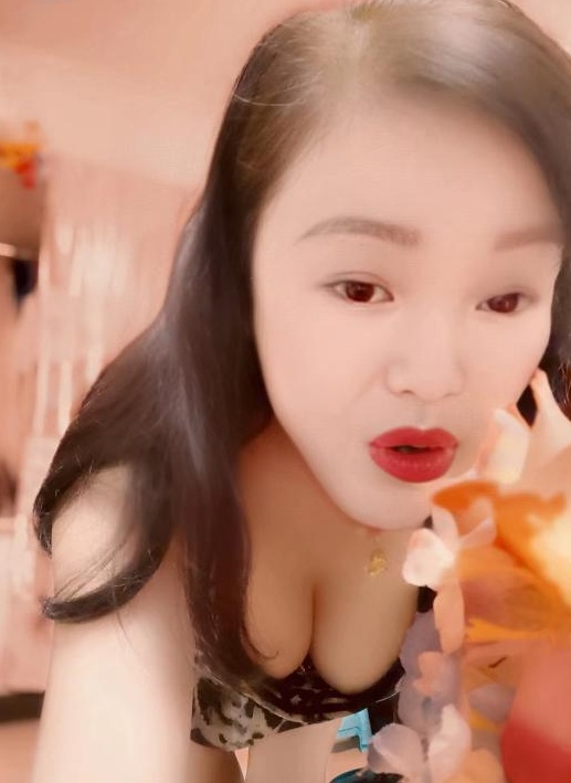 大胸泻火少妇