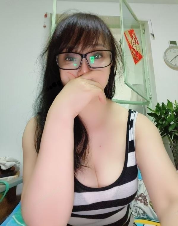 西四环巨乳姐姐