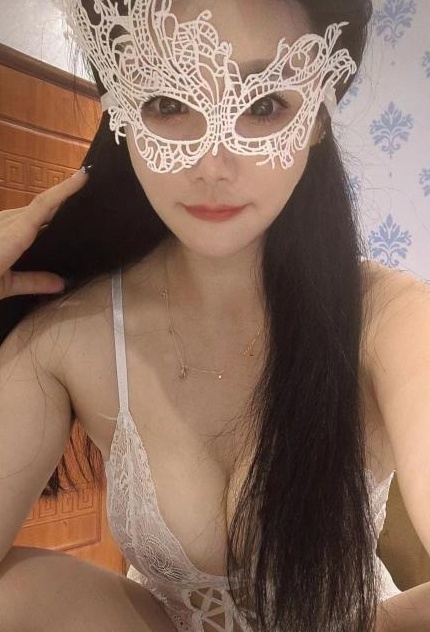 可舌吻可69的美女