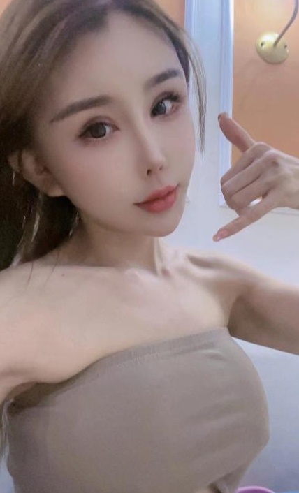 很骚的一个小姐姐