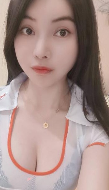 长腿丝袜翘臀妹子