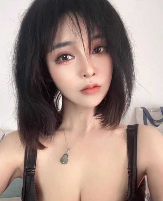 北门胸大妹子