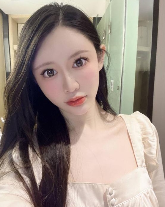 肤白貌美性感妹纸