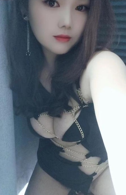 光谷e奶肥臀妹